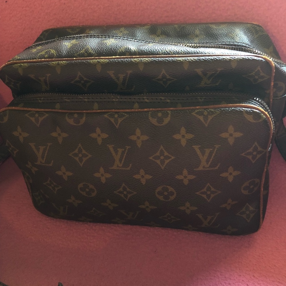 Authentic LV vintage reporter